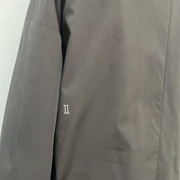 Kit and Ace - Feather Light Hooded Jacket- NWT - Picture 5 of 12